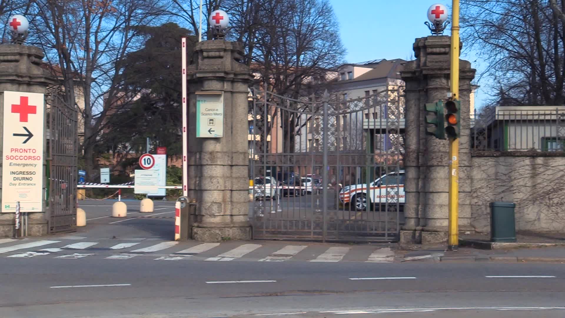 Milano, il pronto soccorso del Sacco accetta adesso solo malati Covid