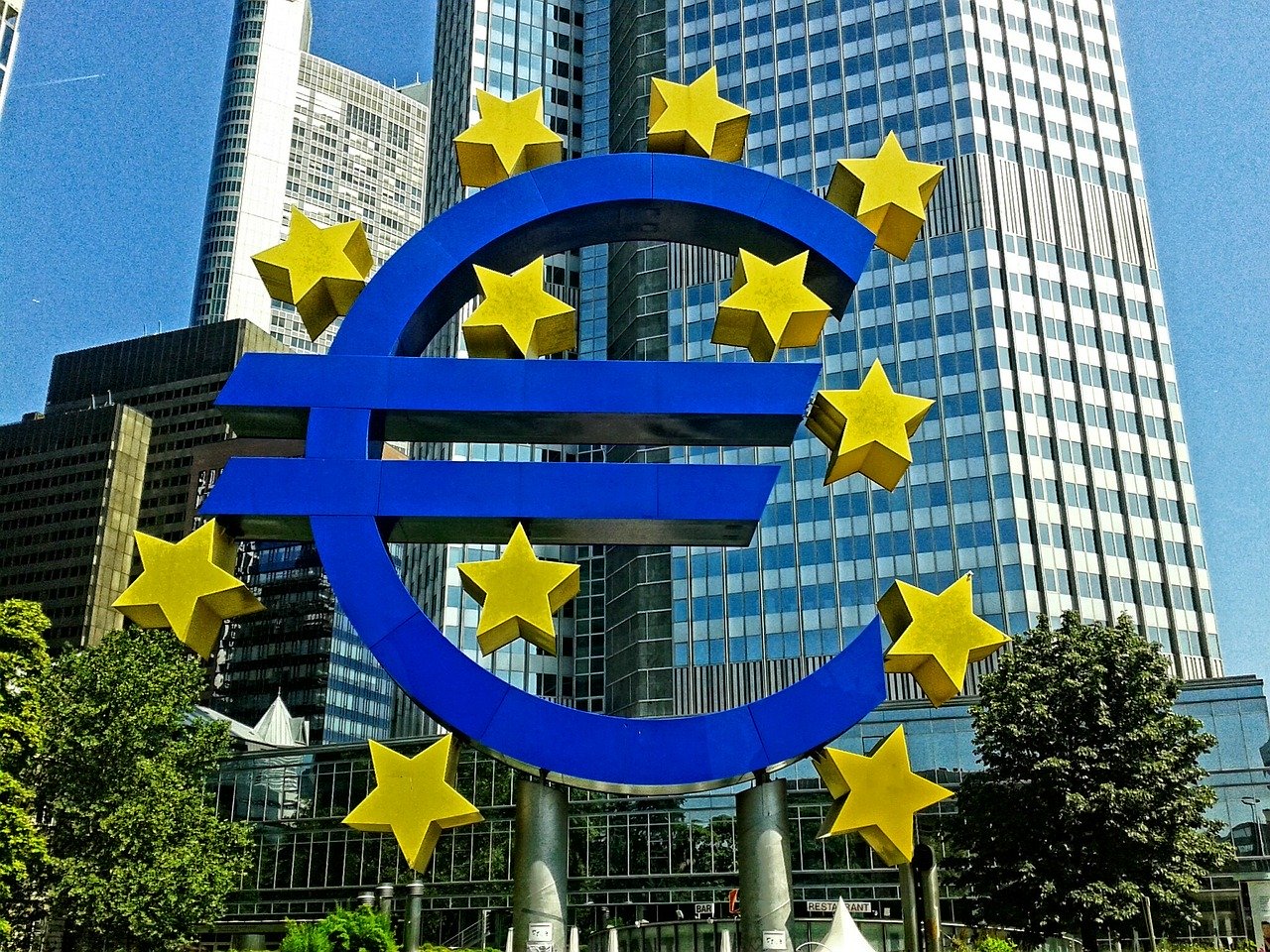 Bce: “Per le banche serve prepararsi a uno scenario più grave”
