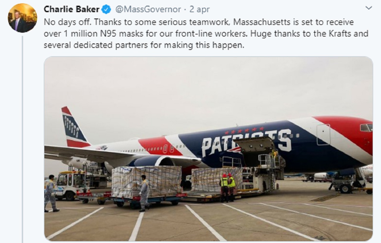 L'aereo dei Patriots, fotografato dal Governatore del Massachusetts Charlie Baker