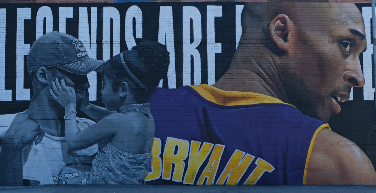 Kobe e Gianna Bryant murale