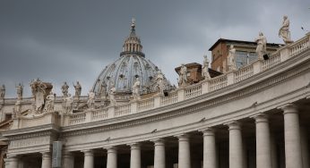 “Non lecito benedire unioni gay”: <br/> la nota della Chiesa fa discutere