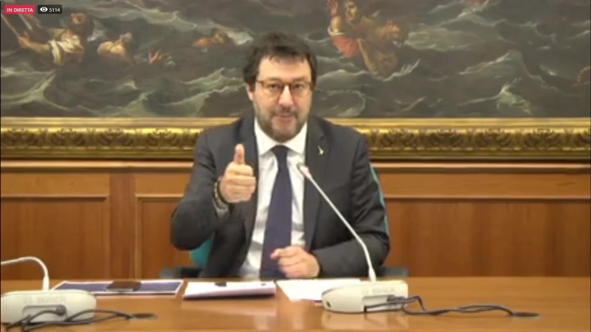 Come si scrive plexiglas? Scontro social tra Azzolina e Salvini