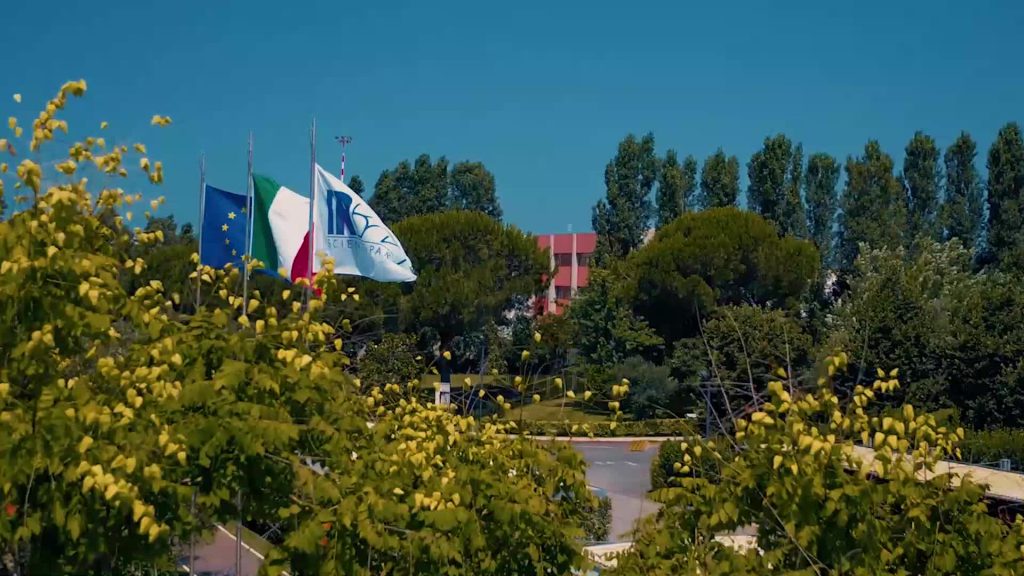 Coronavirus, Irbm: "Test positivi, forse vaccino entro fine settembre"