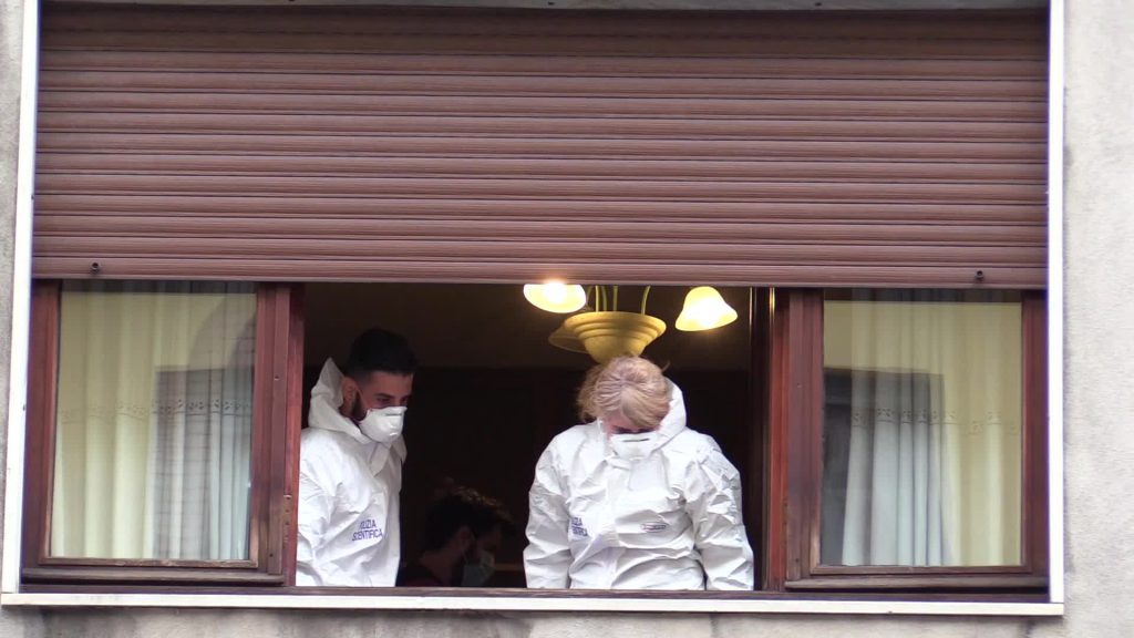 Silvia Romano, polizia scientifica nell'appartamento al piano di sotto