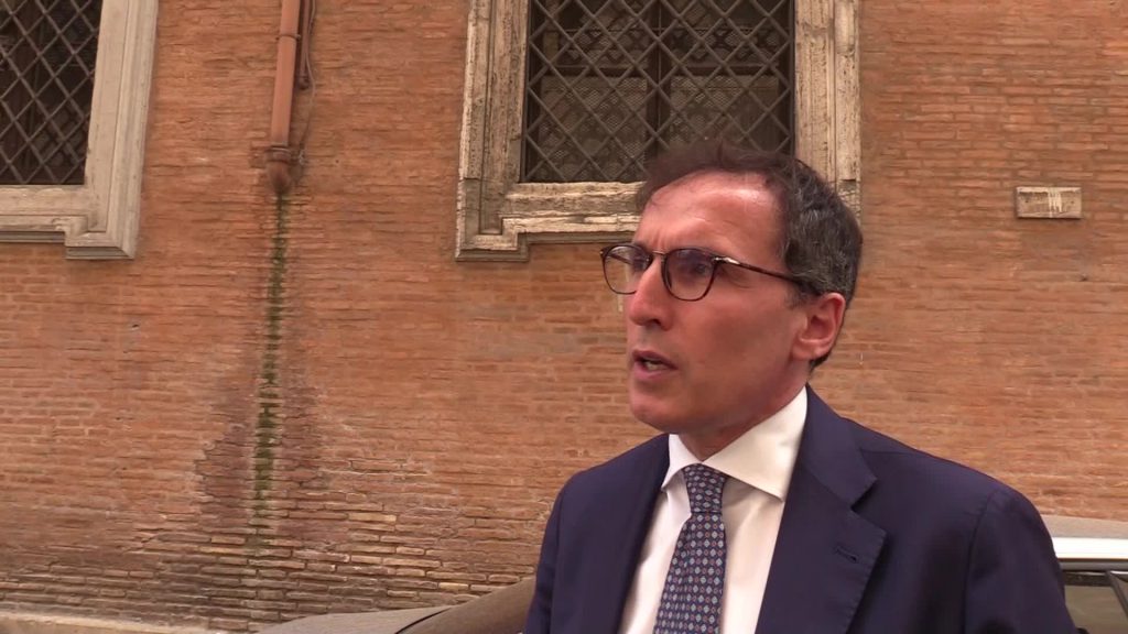 Boccia: "A metà mese l'Italia sarà zona gialla, il 7 gennaio ripartiremo"