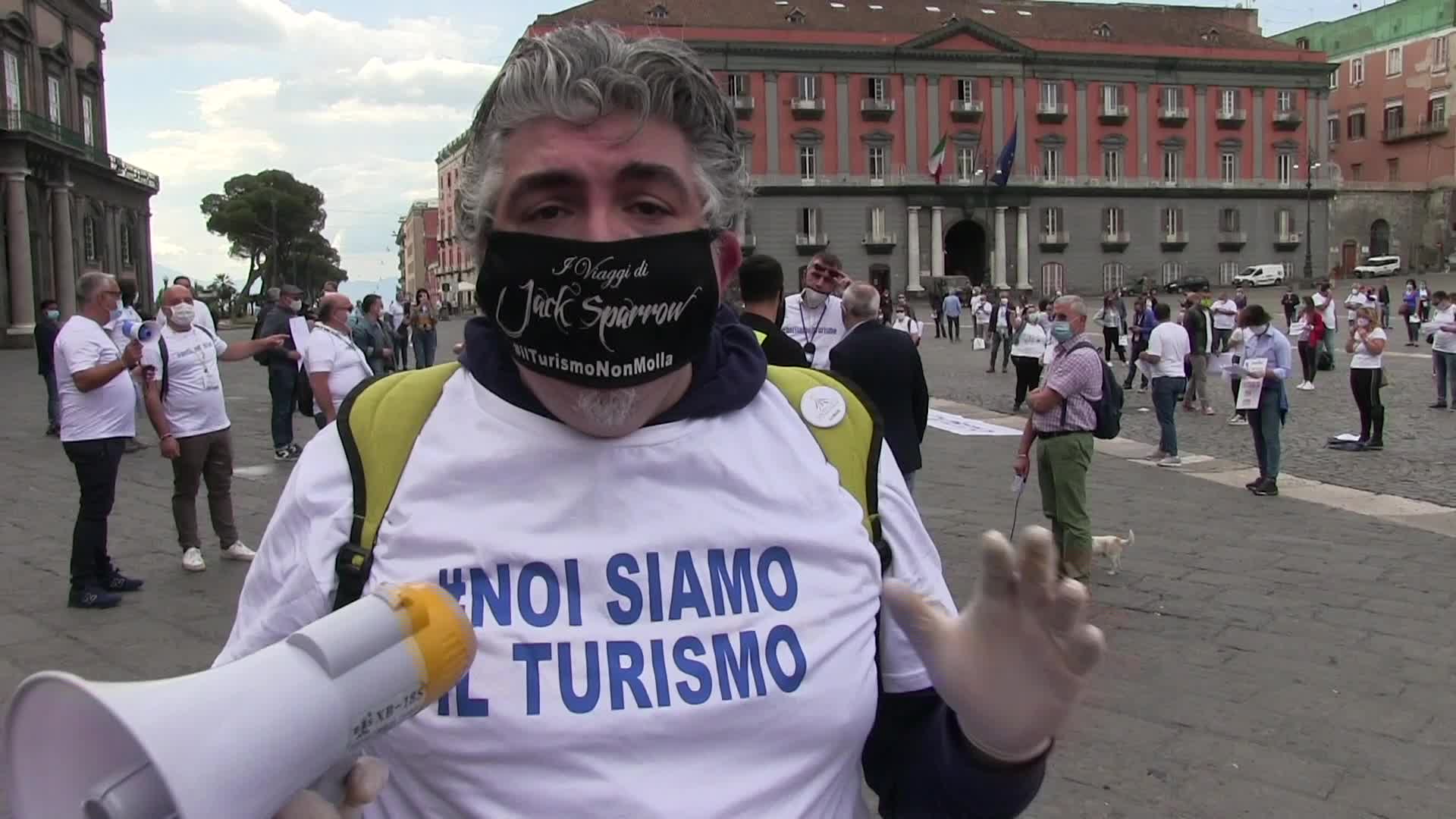 Napoli e Fase 2, lavoratori del turismo in piazza: “Abbiamo bisogno di sostegno concreto”