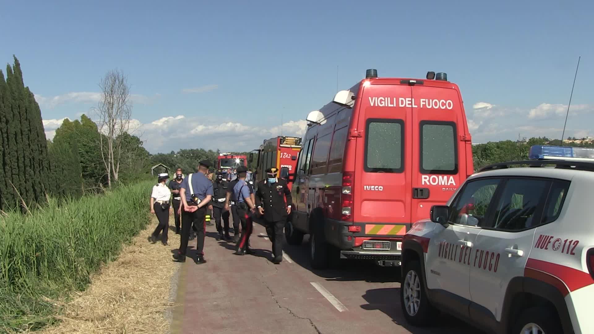 Roma, incidente aereo Tevere