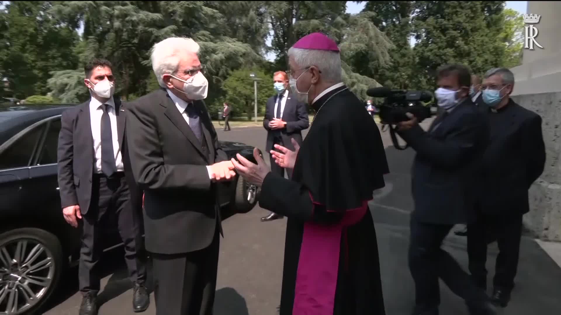 2 giugno, Mattarella deposita una corona di fiori al cimitero di Codogno