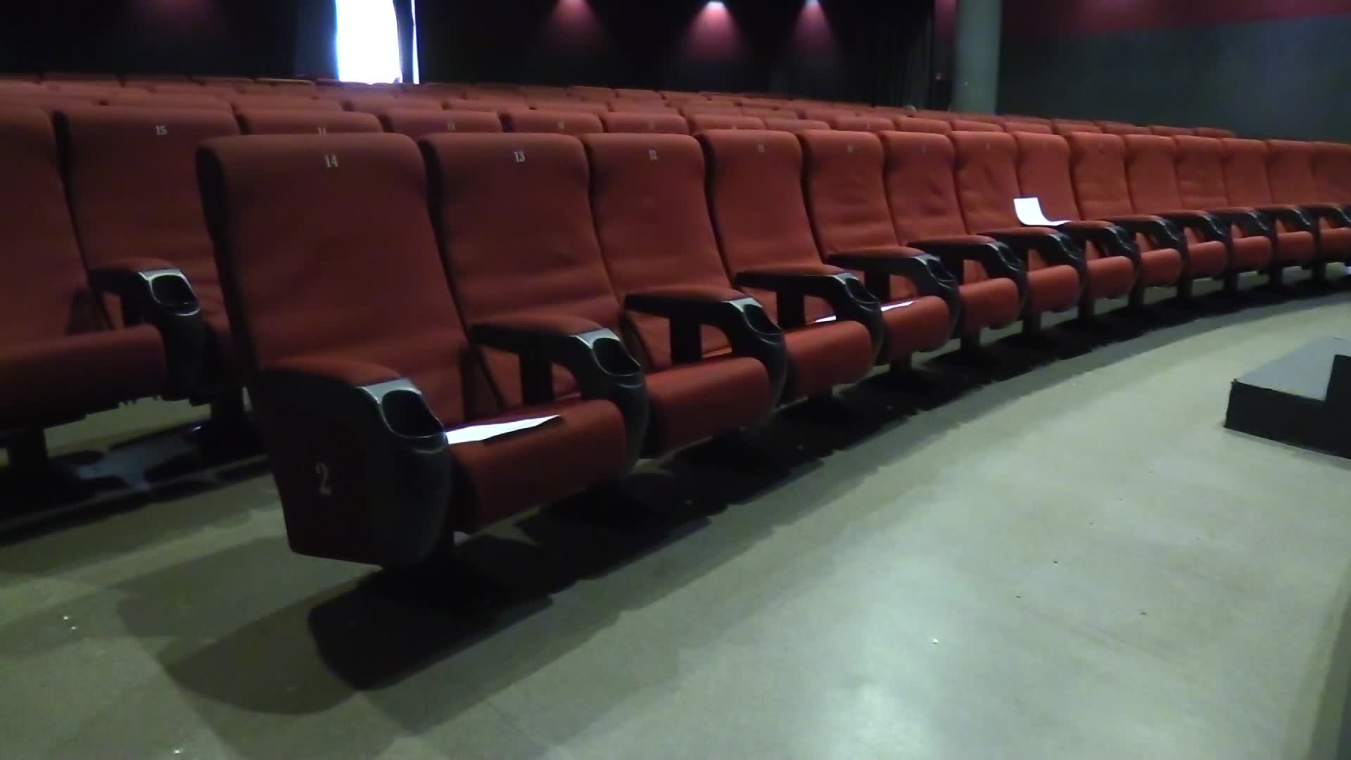 Cinema, è il giorno della riapertura: a Milano una sala è già sold out