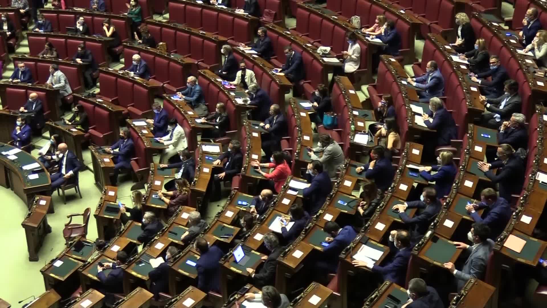 Scintille alla Camera su Lombardia area rossa: espulso Iezzi (Lega)
