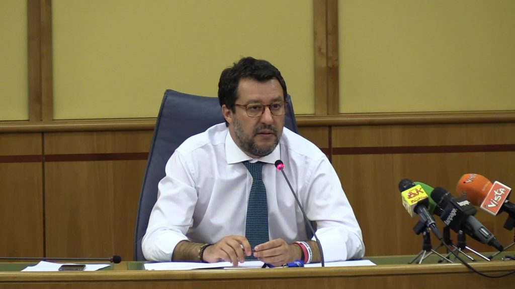 Salvini e la polemica sull'eterofobia