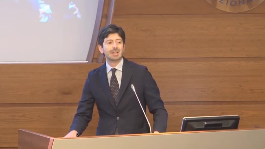 Covid, Speranza: “Vaccinazione da gennaio, saremo pronti”
