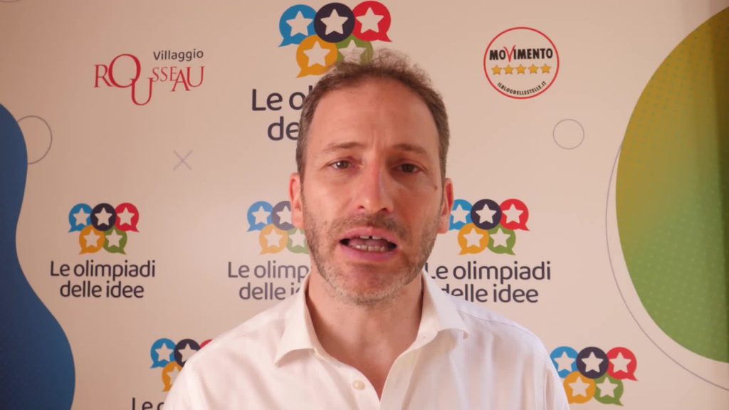 M5s sempre più nel marasma: post su Facebook contro Casaleggio