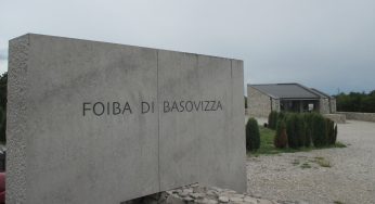 Foiba di Basovizza, storica stretta <br/>di mano tra Italia e Slovenia