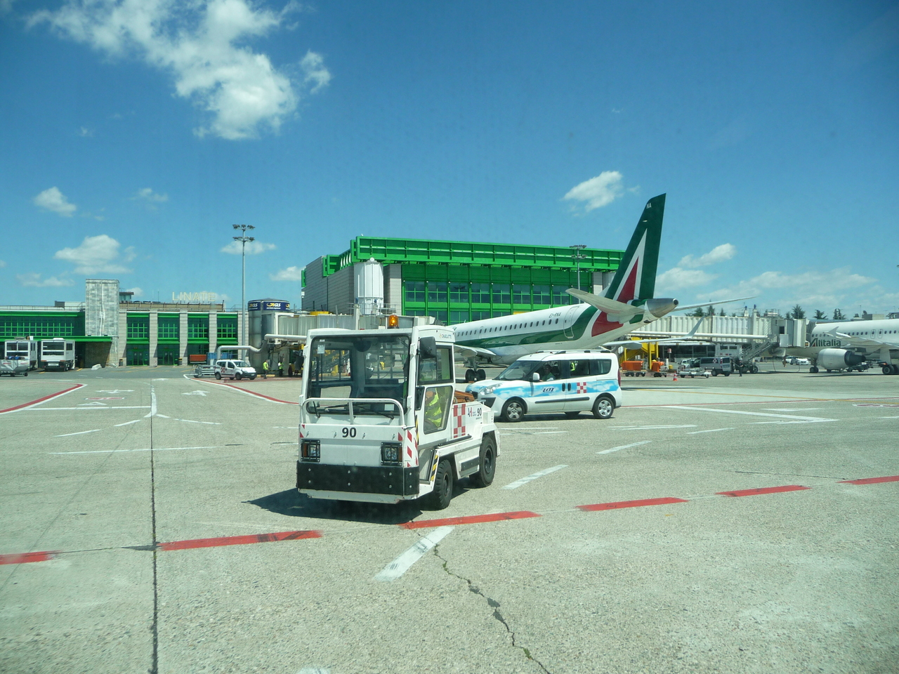 Linate riapre in anticipo