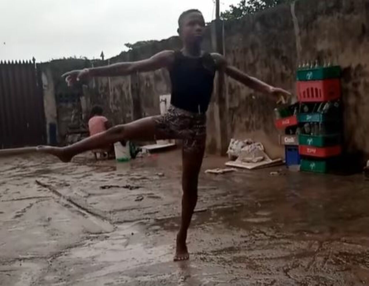 Si avvera il sogno del ballerino nigeriano: una donna pagherà i suoi studi. Credit Immagine: Facebook