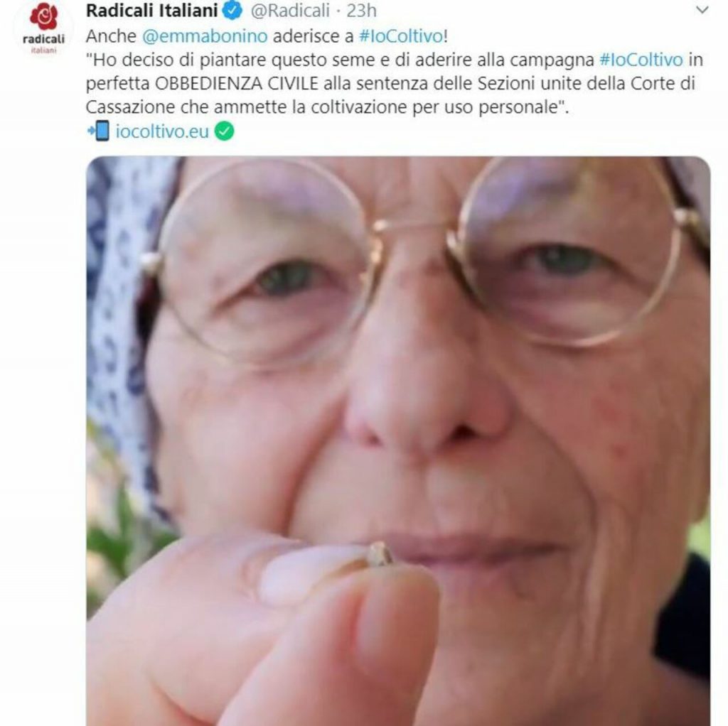 Emma Bonino pianta un seme di cannabis