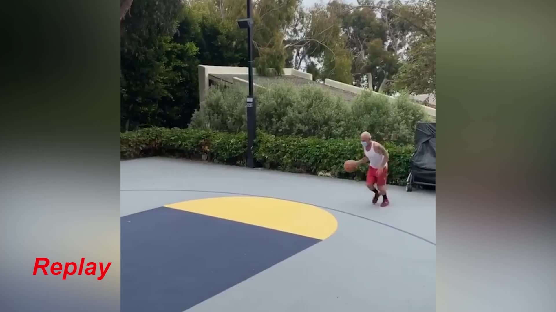Flea dei Red Hot si allena a basket: terzo tempo show in giardino