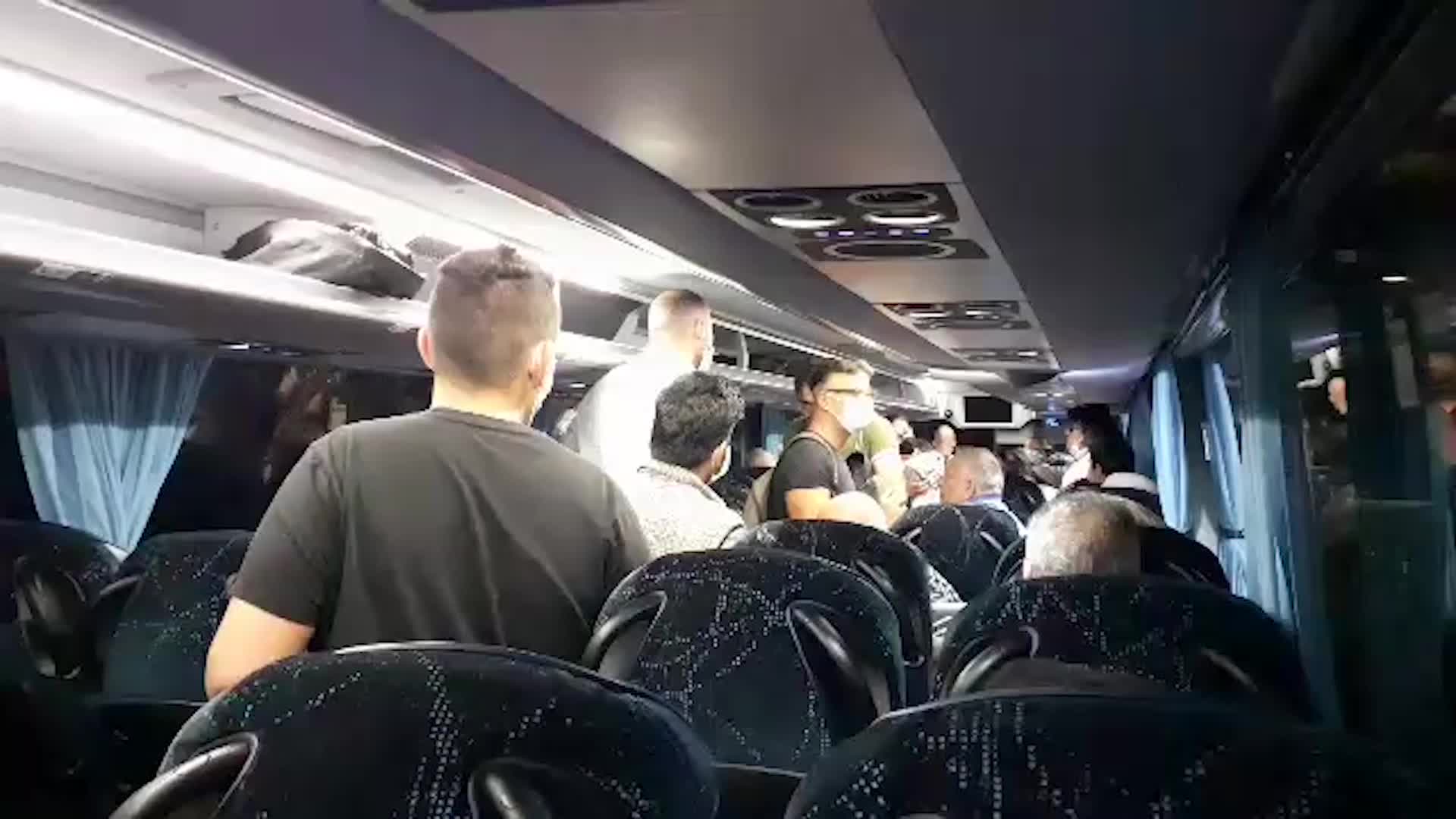 "A bordo non c'è distanziamento": rivolta sul Flixbus Milano-Cariati