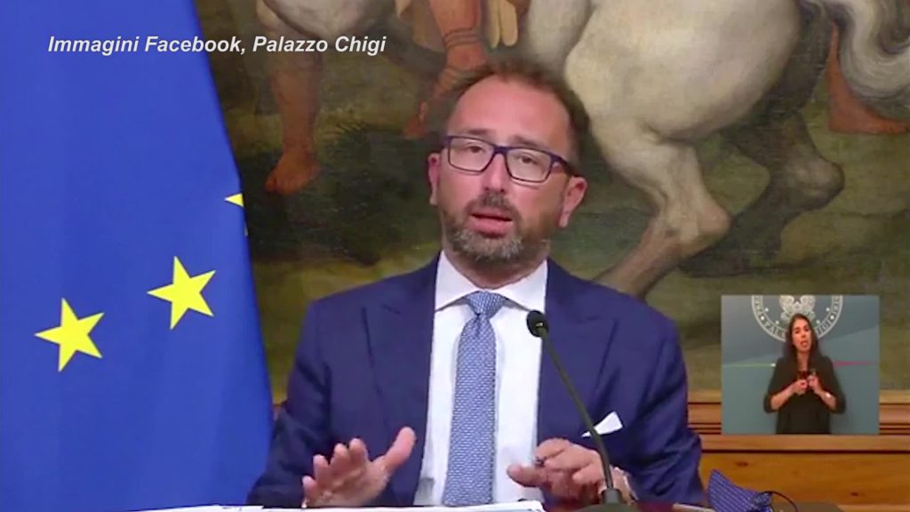 Riforma Csm, Bonafede: "Magistrato in politica non può esercitare"