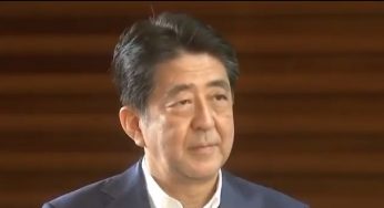 Shinzo Abe, il premier più giovane </b> che ha abdicato per lo stress
