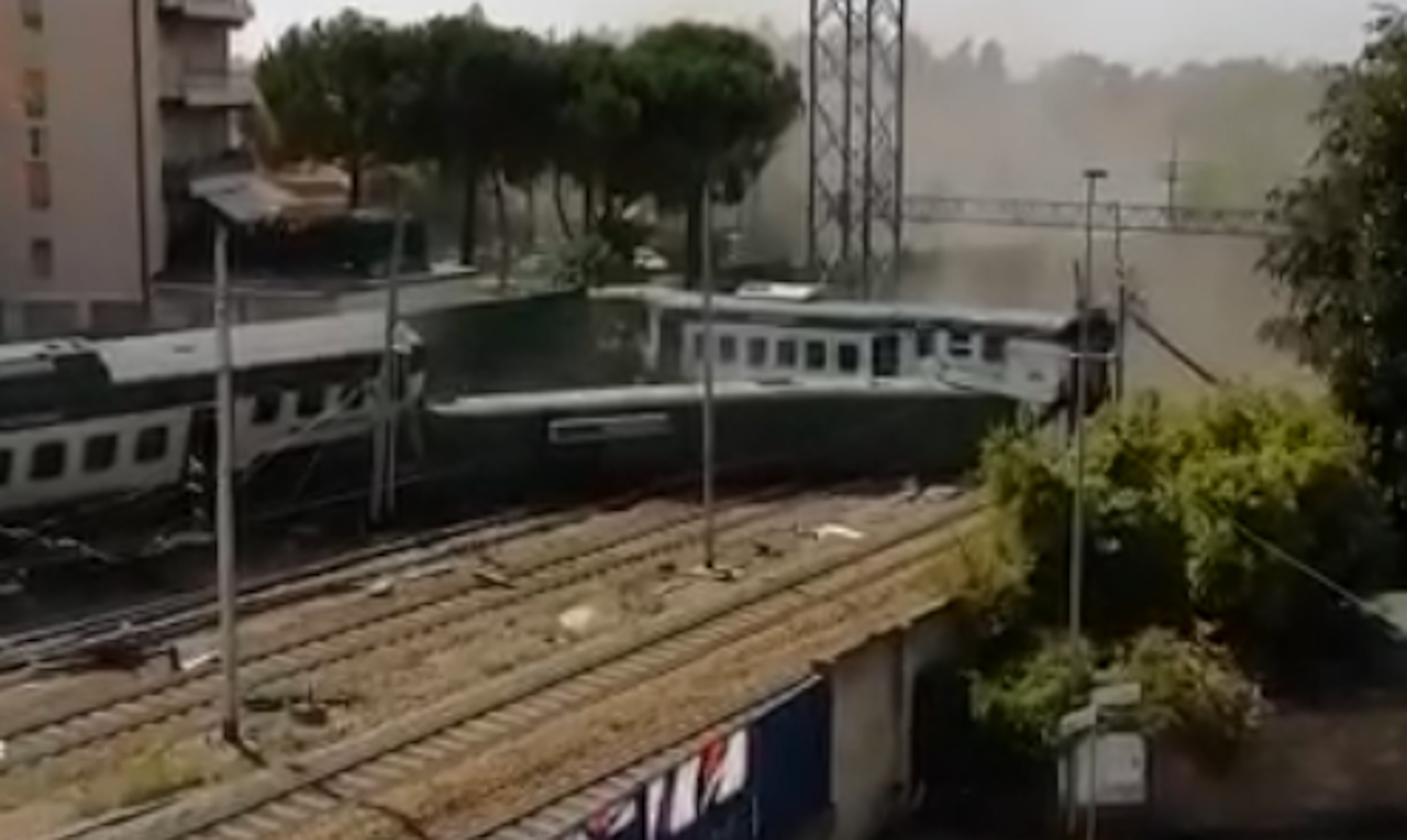 Il treno deragliato a Carnate