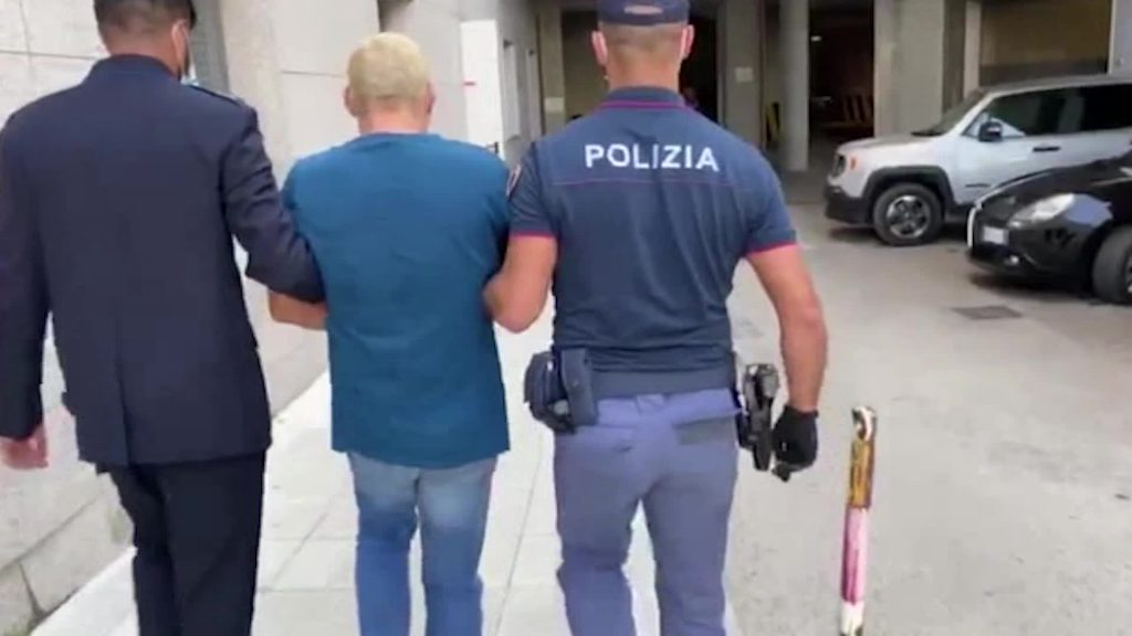Catturato 'Johnny lo zingaro': era nascosto in un casale nel Sassarese