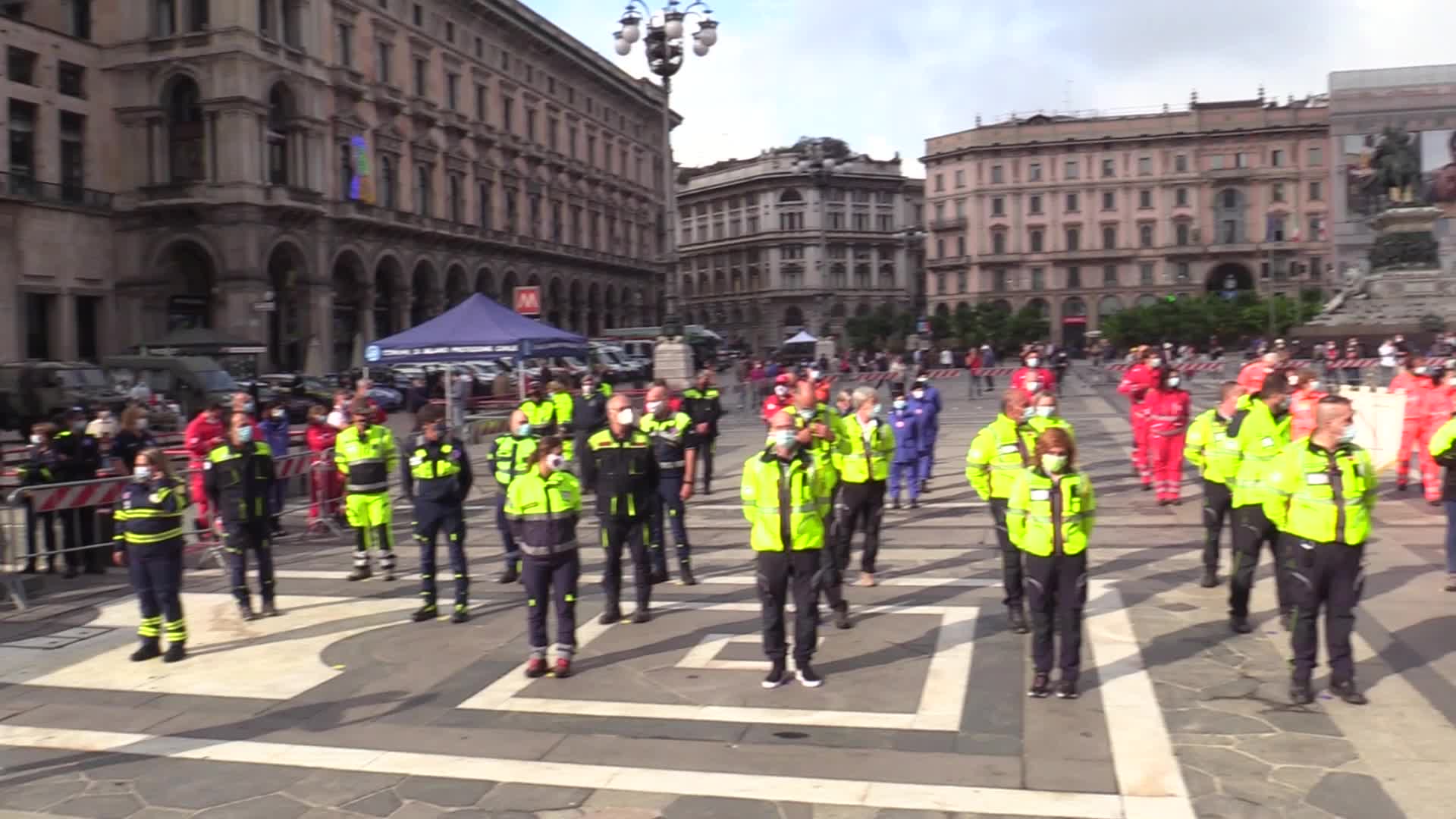 Milano, cerimonia di ringraziamento agli operatori della Protezione civile