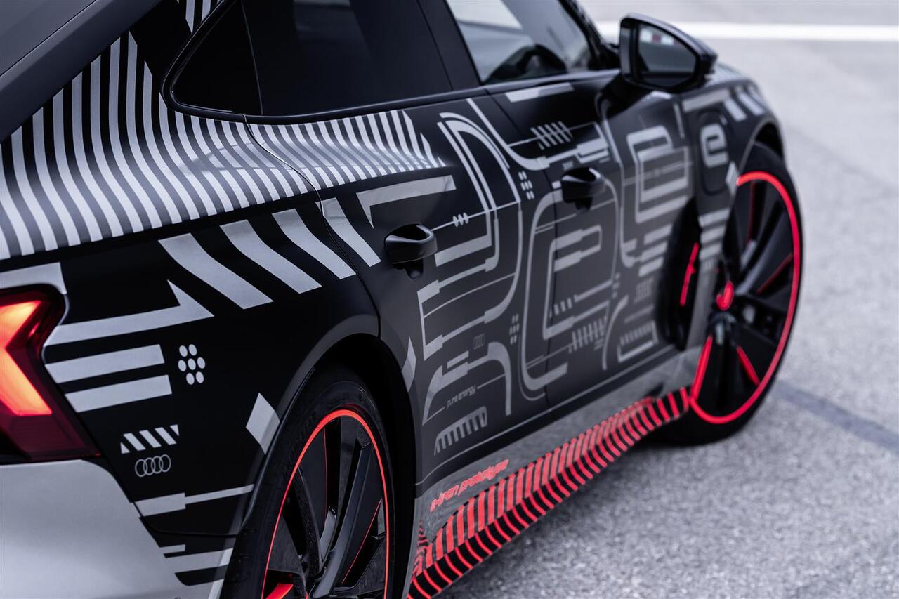 Audi e-tron GT, in arrivo la “gemella diversa” della Porsche Taycan