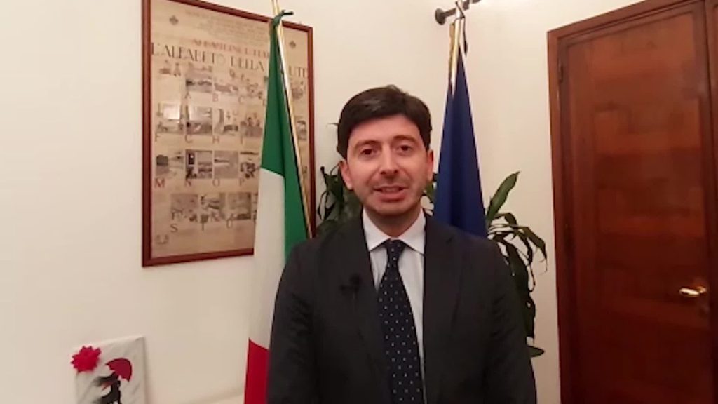 Vaccini, Speranza: “Siamo pronti a somministrarli anche nelle aziende”