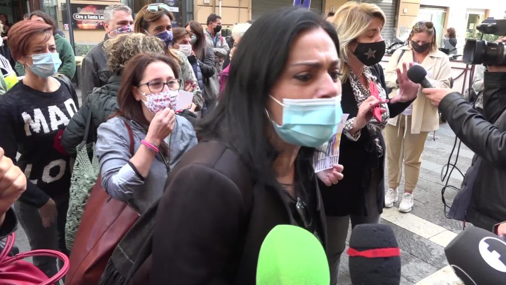 Scuola, polemica senza fine: a Napoli esplode la protesta