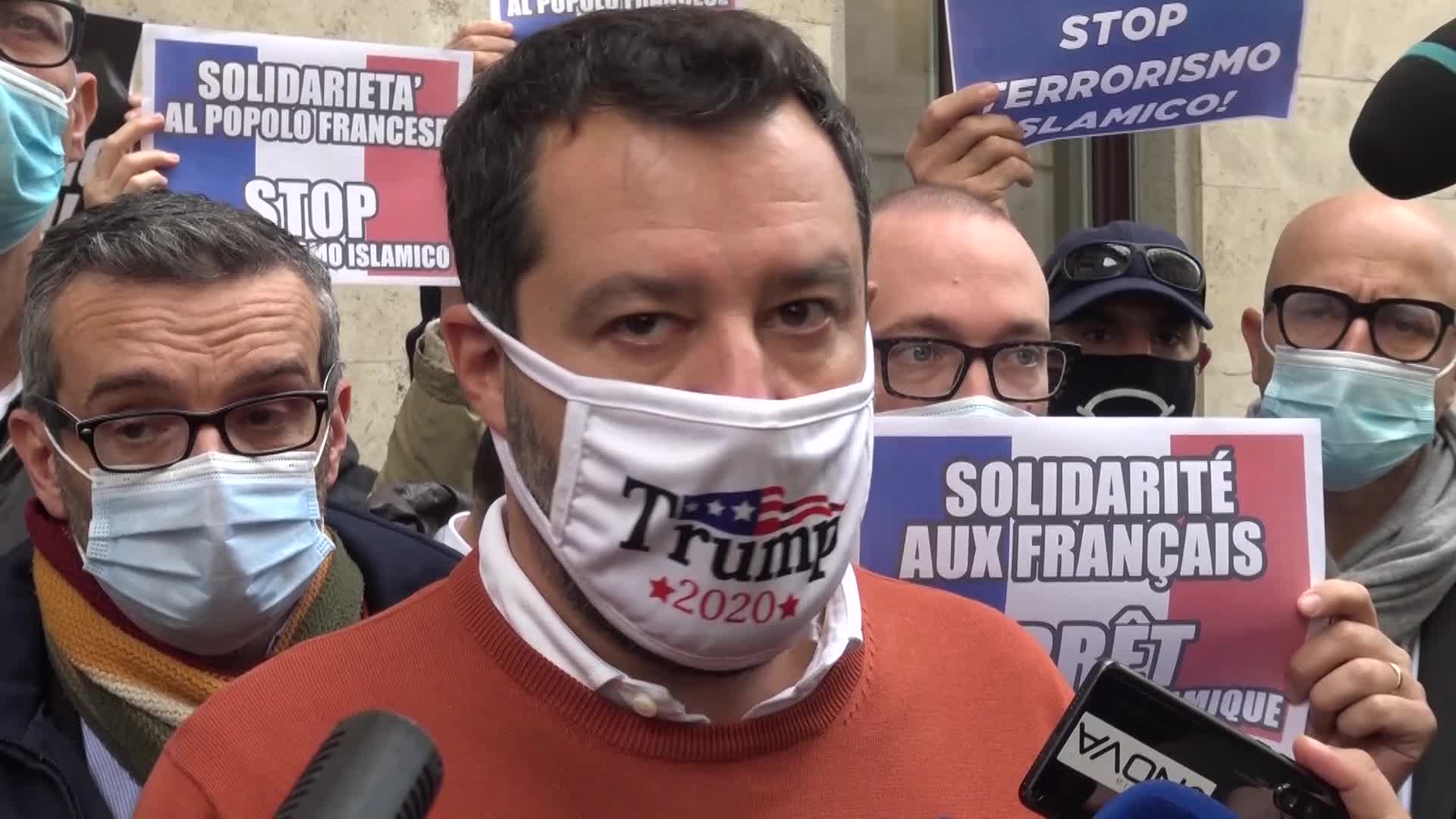 Salvini: "Lockdown sarebbe mazzata finale, il governo ha perso sei mesi"