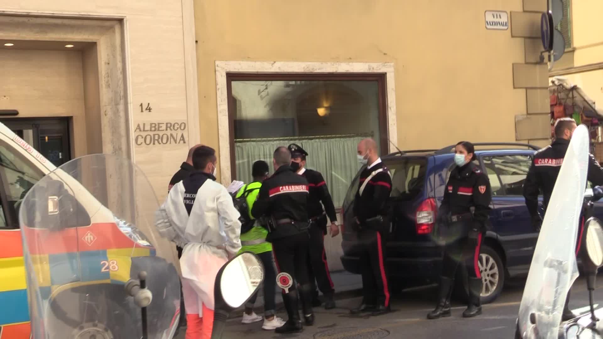 Firenze, tensione nei pressi della stazione: intervengono i Carabinieri