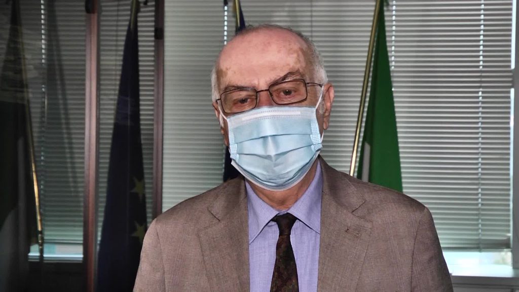 Coronavirus, Rezza: "Indice Rt in calo, ma servono ulteriori restrizioni"