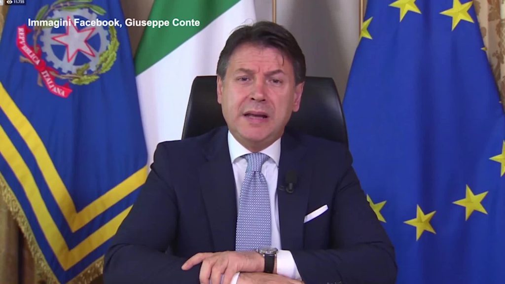 Coronavirus, Conte: "A Natale buonsenso, no a socialità scatenata"