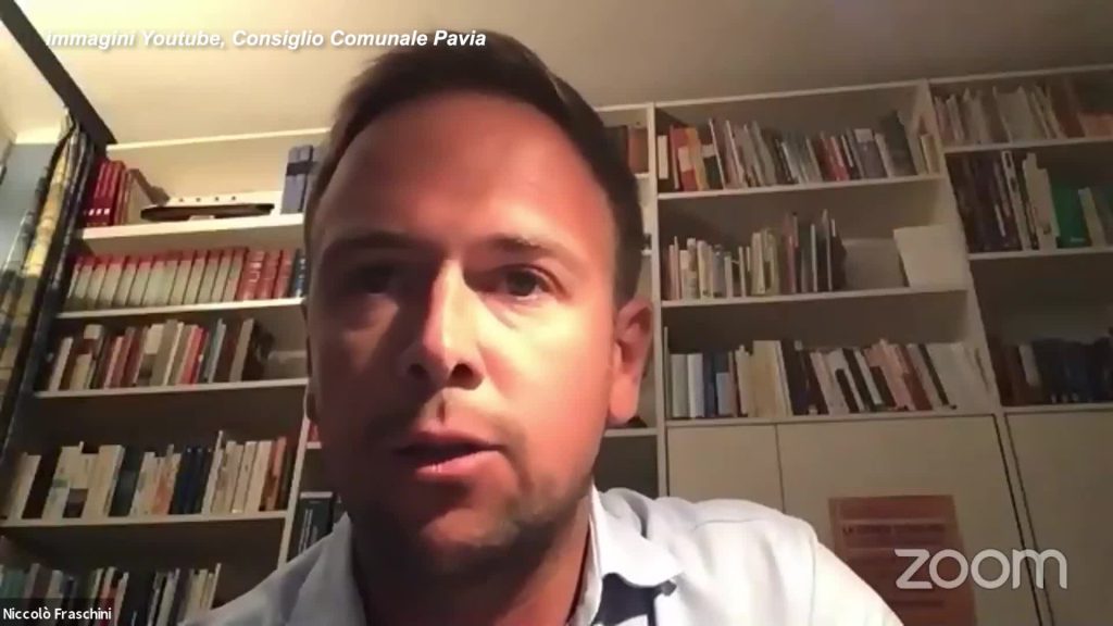 Pavia, si dimette il consigliere della frase: “Viva la selezione natural
