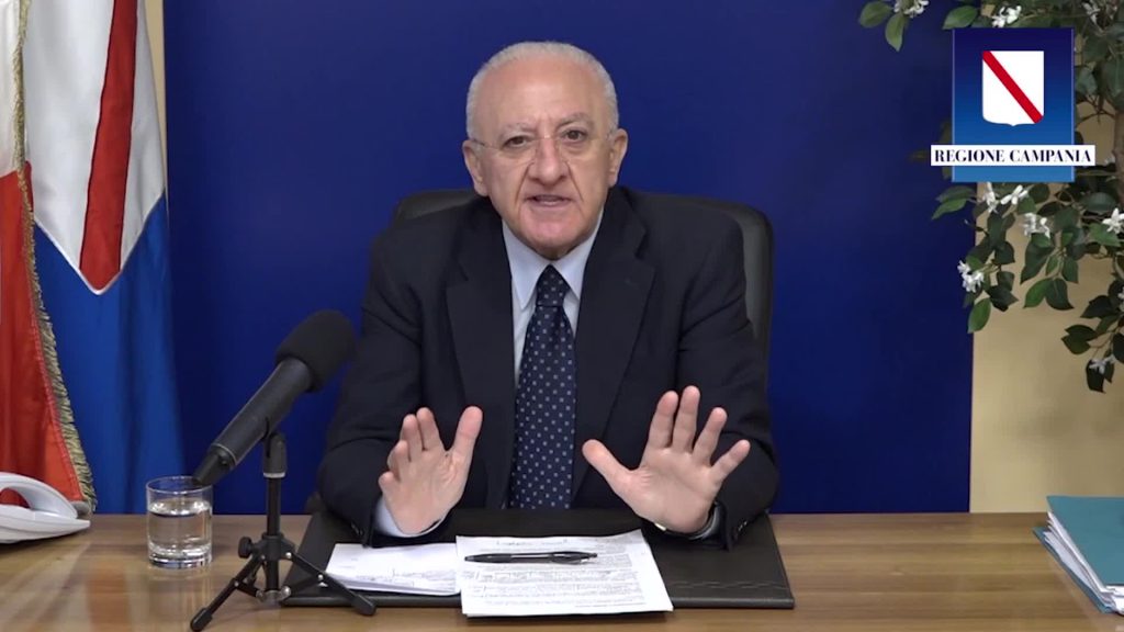 Nuova bordata del presidente della Regione Campania al Governo: "Tutto aperto e zero controlli, è ipocrita parlare di zone"