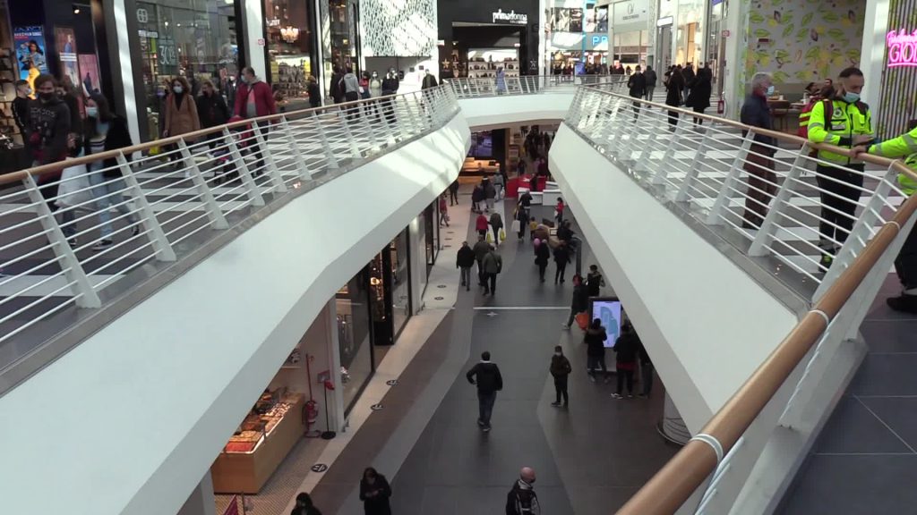 Roma, centro commerciale Maximo