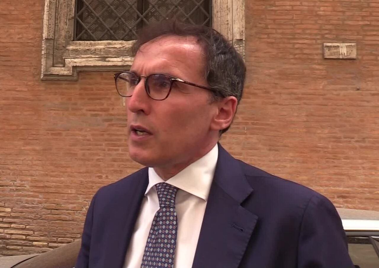 Boccia: "A metà mese l'Italia sarà zona gialla, il 7 gennaio ripartiremo"