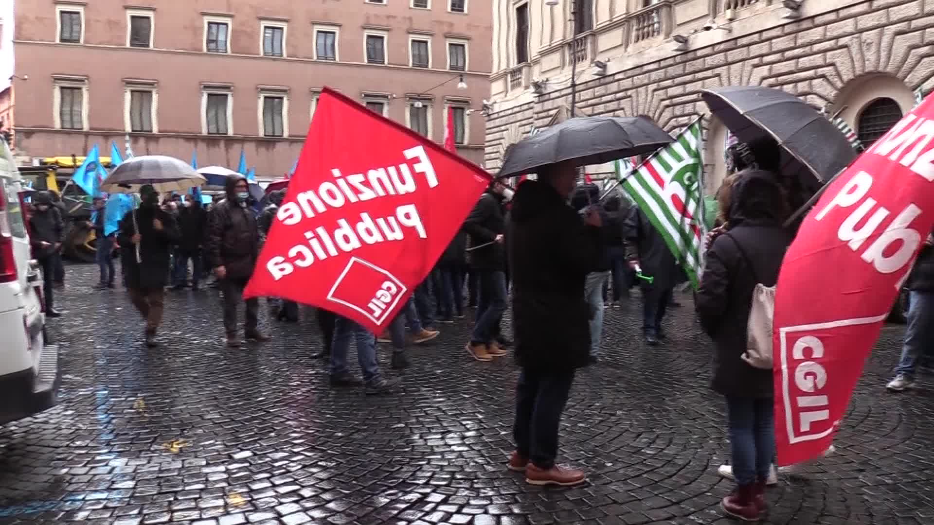 Sciopero dei dipendenti pubblici: proteste in tutta Italia