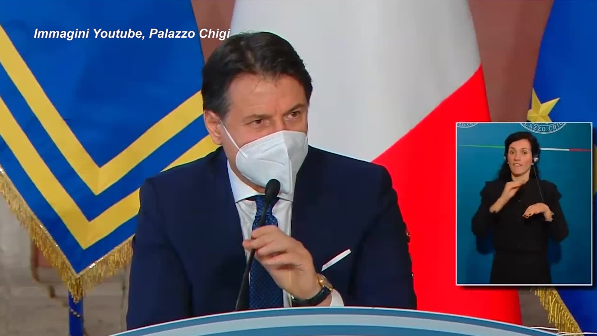 Governo, Conte rompe il silenzio: “Rafforzare solidità della squadra”