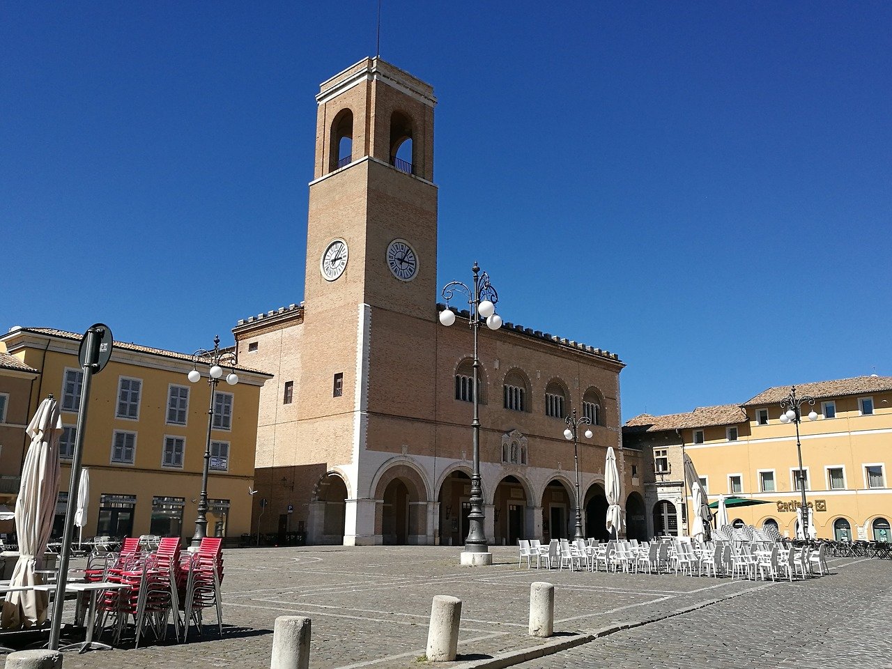 Un uomo va a piedi da Como a Fano: aveva litigato con la moglie