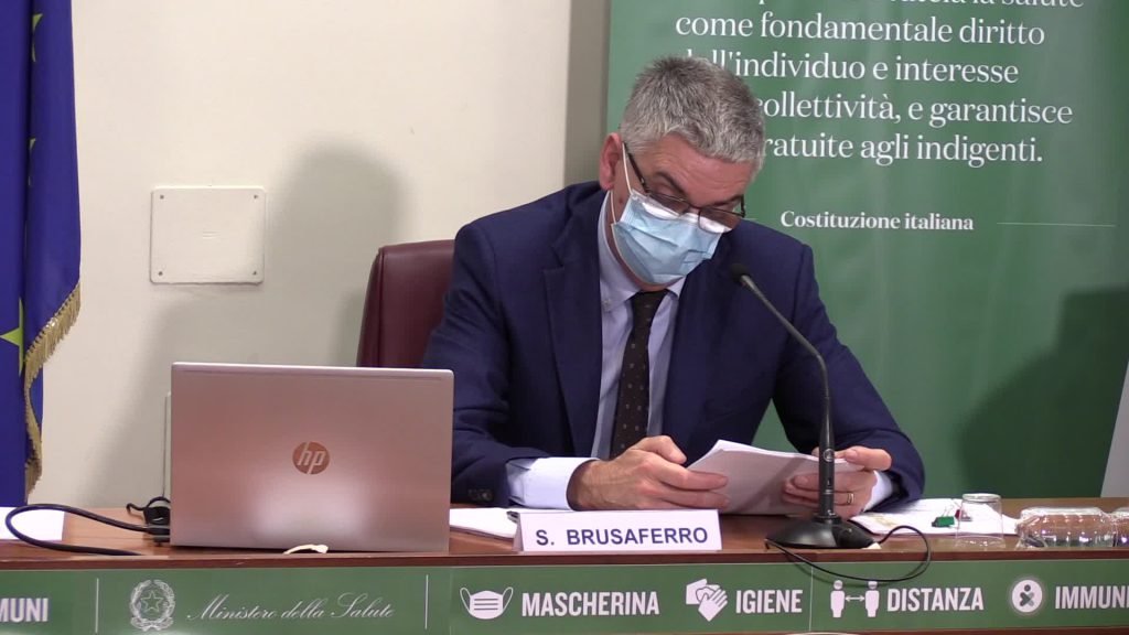 Scuola, Brusaferro: "Riapertura va valutata su andamento e incidenza Covid"
