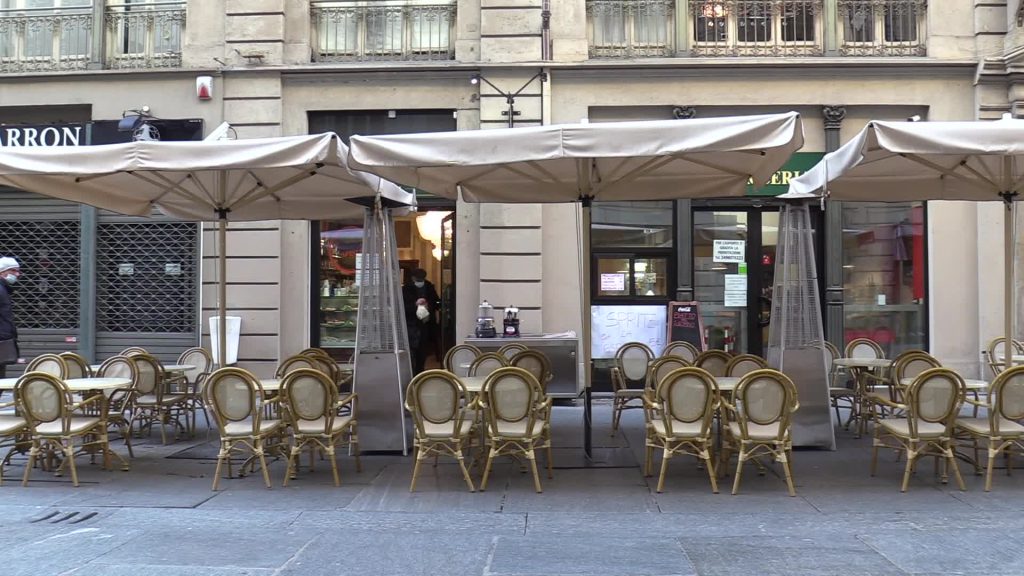 Alcuni presidenti ritengono che certe regole non siano più valide a fronte dell’attuale situazione epidemiologica e della percentuale di popolazione vaccinata. Cosa potrebbe cambiare a breve
