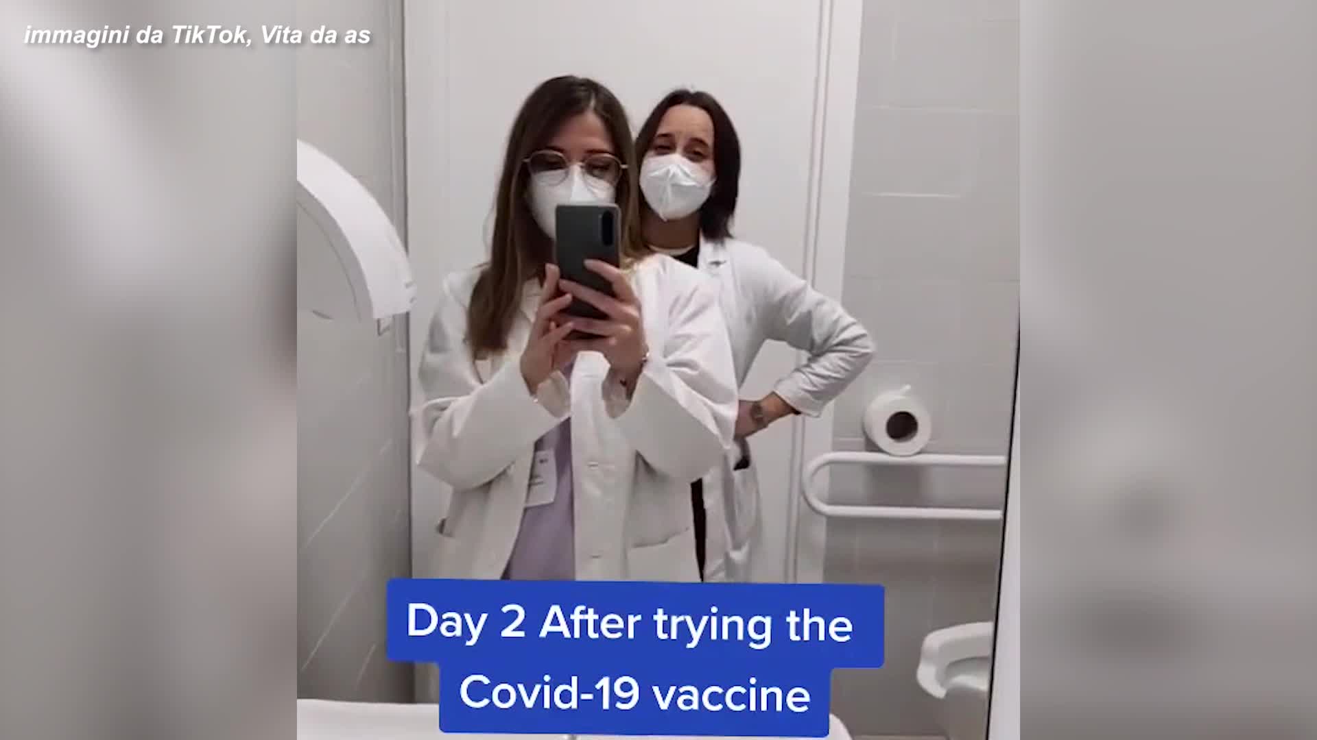 Covid, assistenti sanitarie smontano su TikTok le fake news sui vaccini