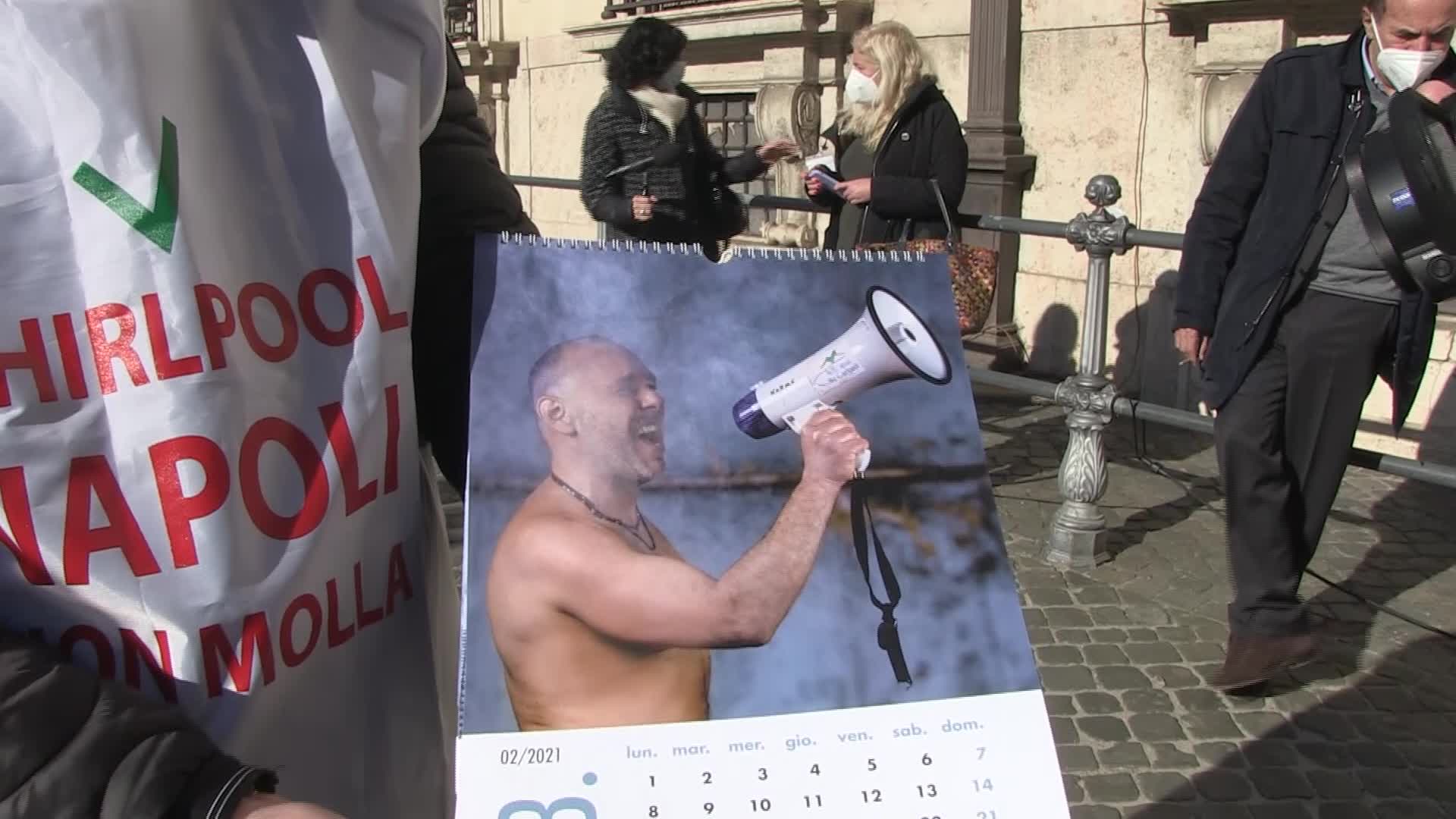 Whirlpool, il calendario degli operai: "A nudo ma con dignità"