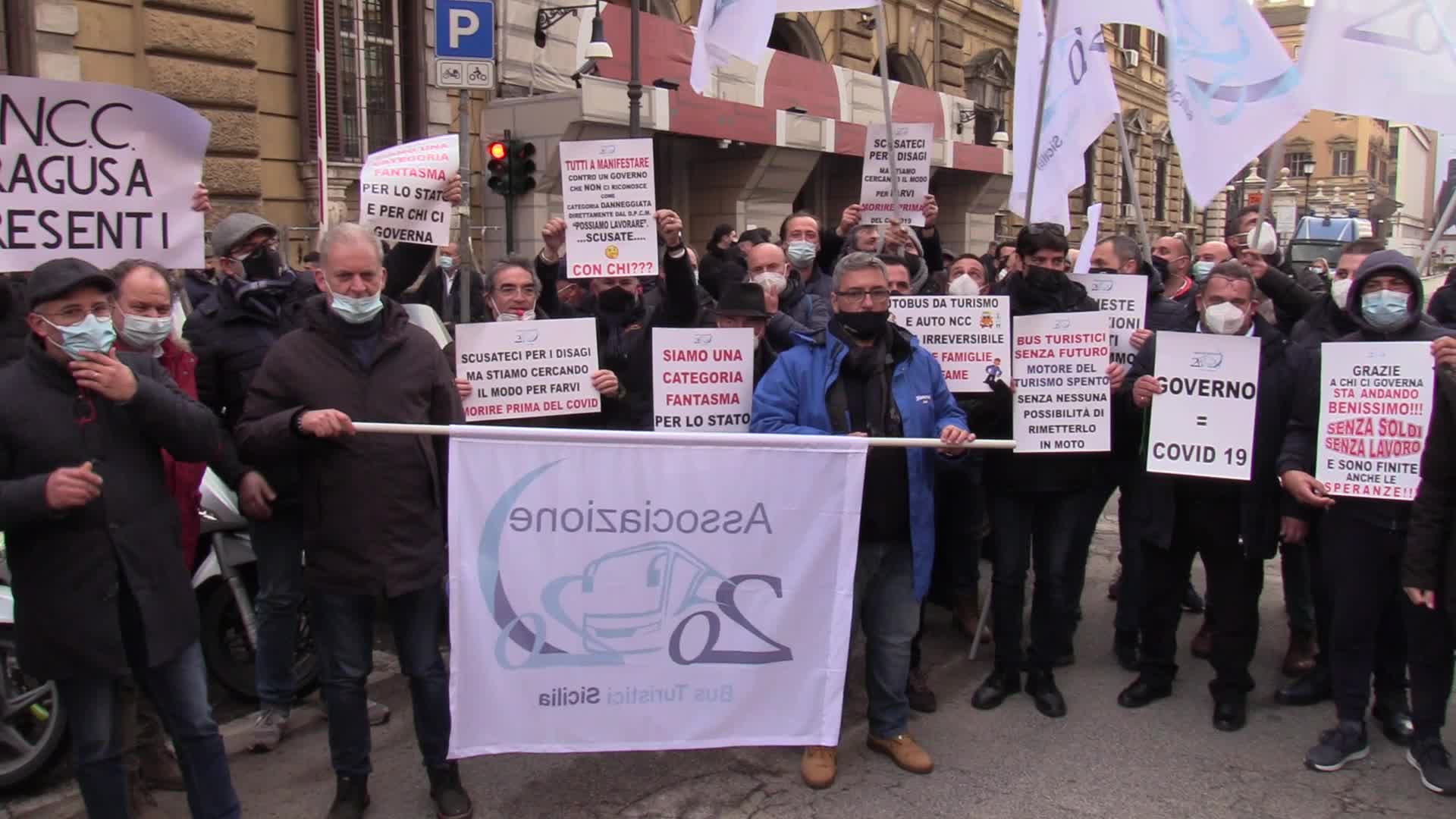 Covid, a Roma protesta del trasporto turistico: "Siamo stati dimenticati"