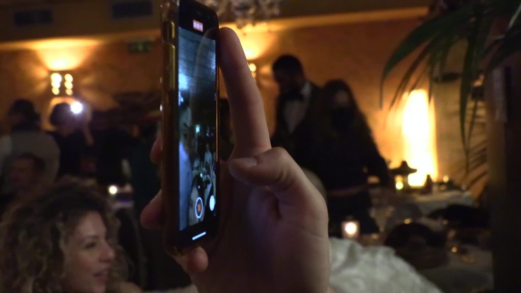 IoApro, folle cena nel ristorante milanese: Interviene la polizia