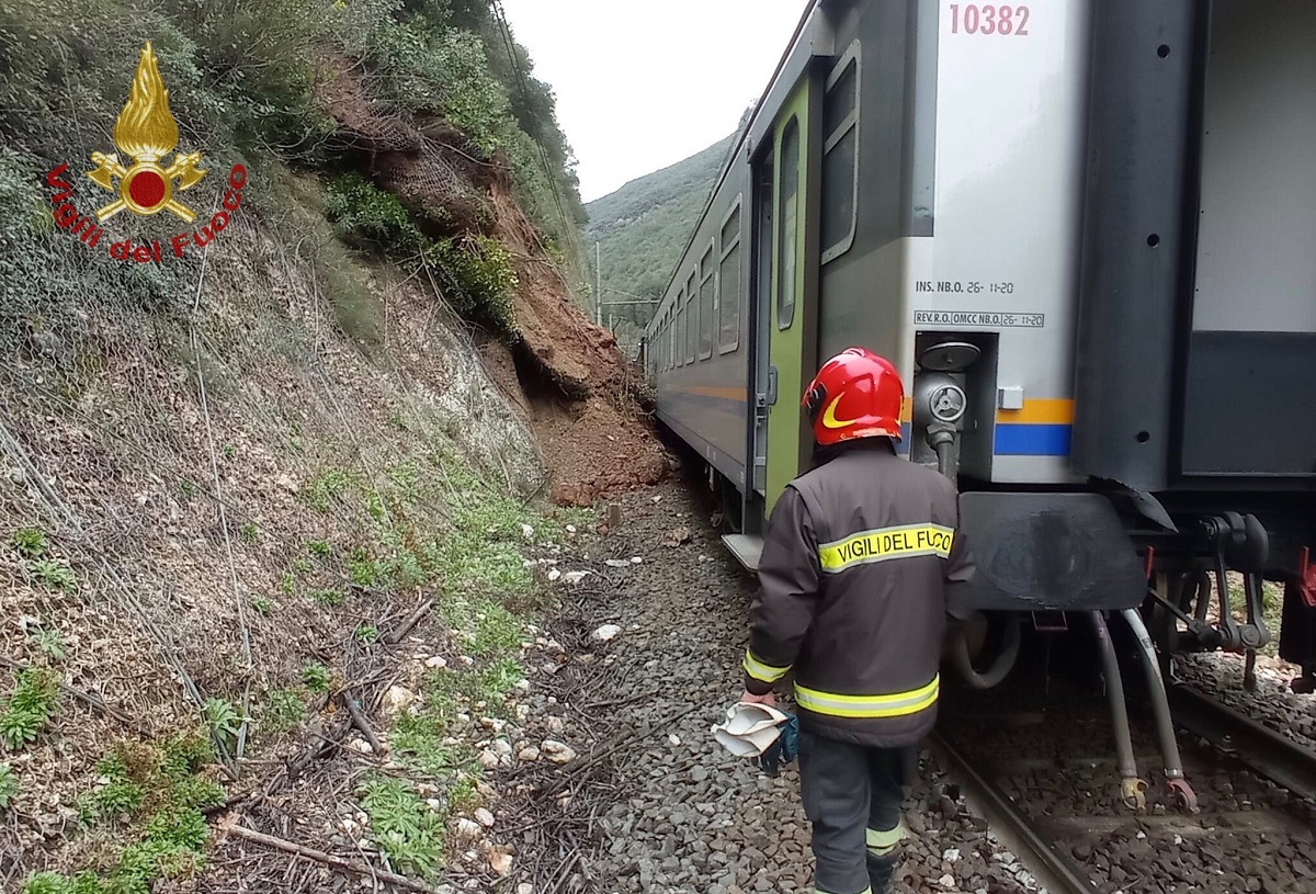 Il treno deragliato tra Terni e Giuncano