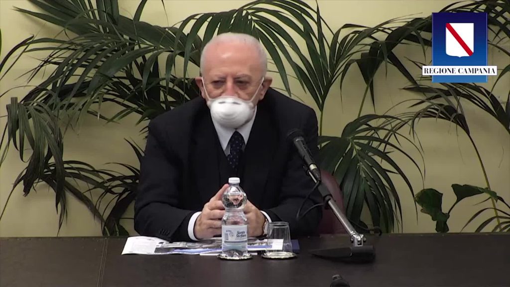 Governo, De Luca fa gli auguri a Draghi: "Finito balletto imbarazzante"